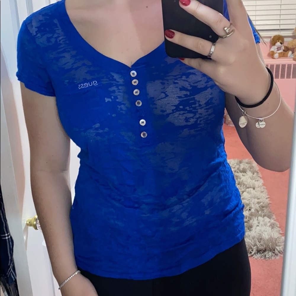 guess logo tee
